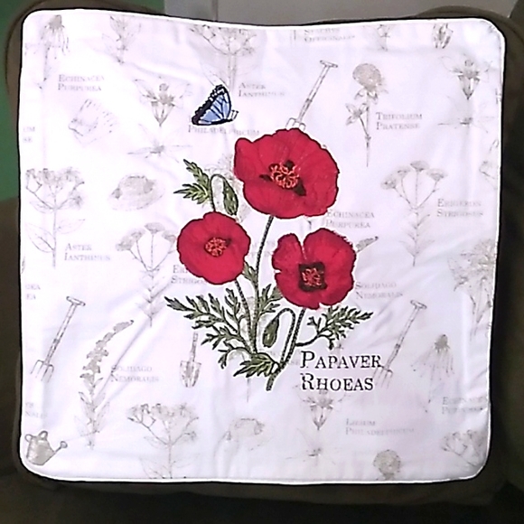 Park Designs Other - NWOT Embroidered Floral Cushion Cover 16" x 16".
